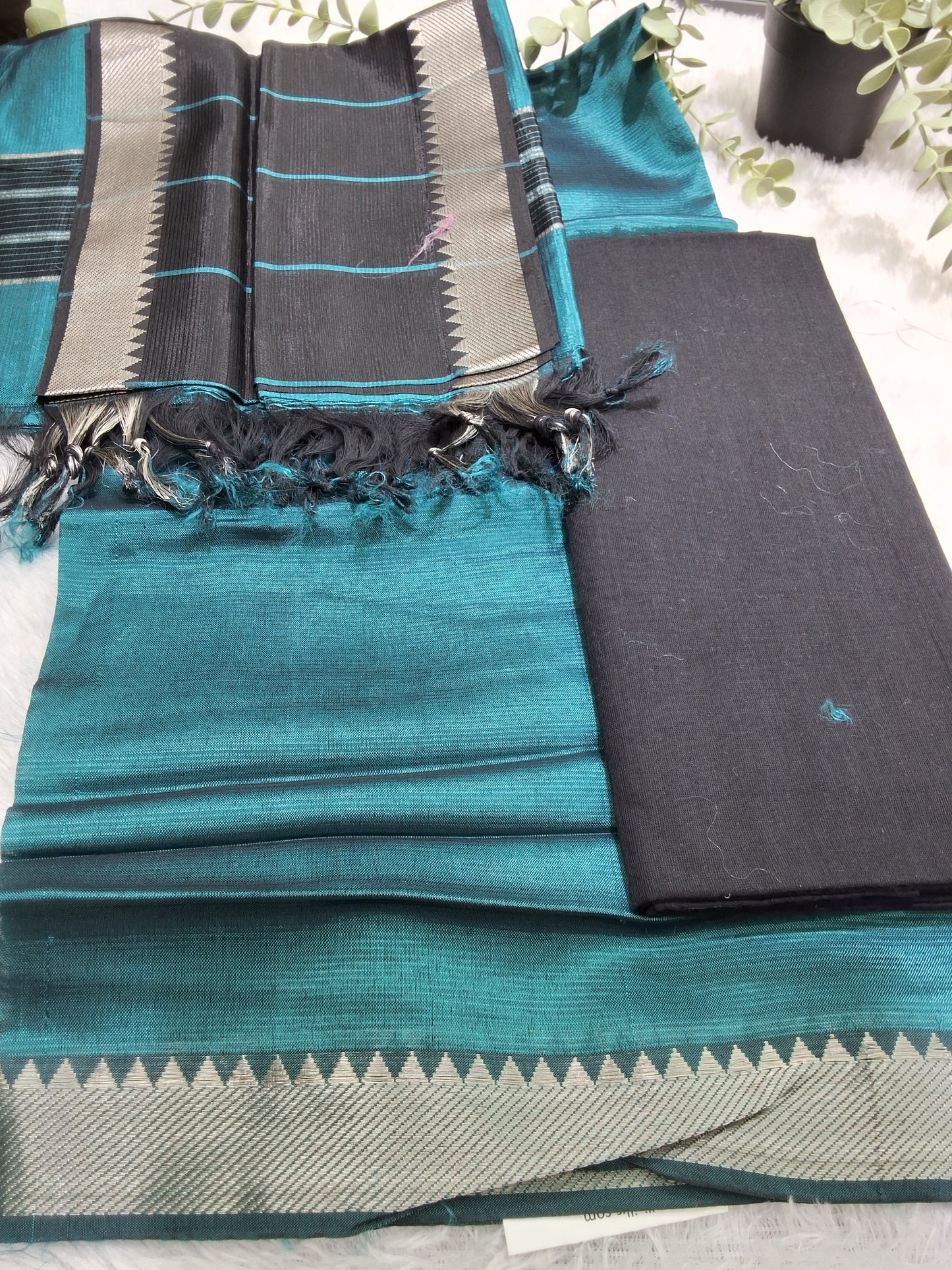 Rs0017-1 Mangalagiri pattu 50-50 border dressmaterials