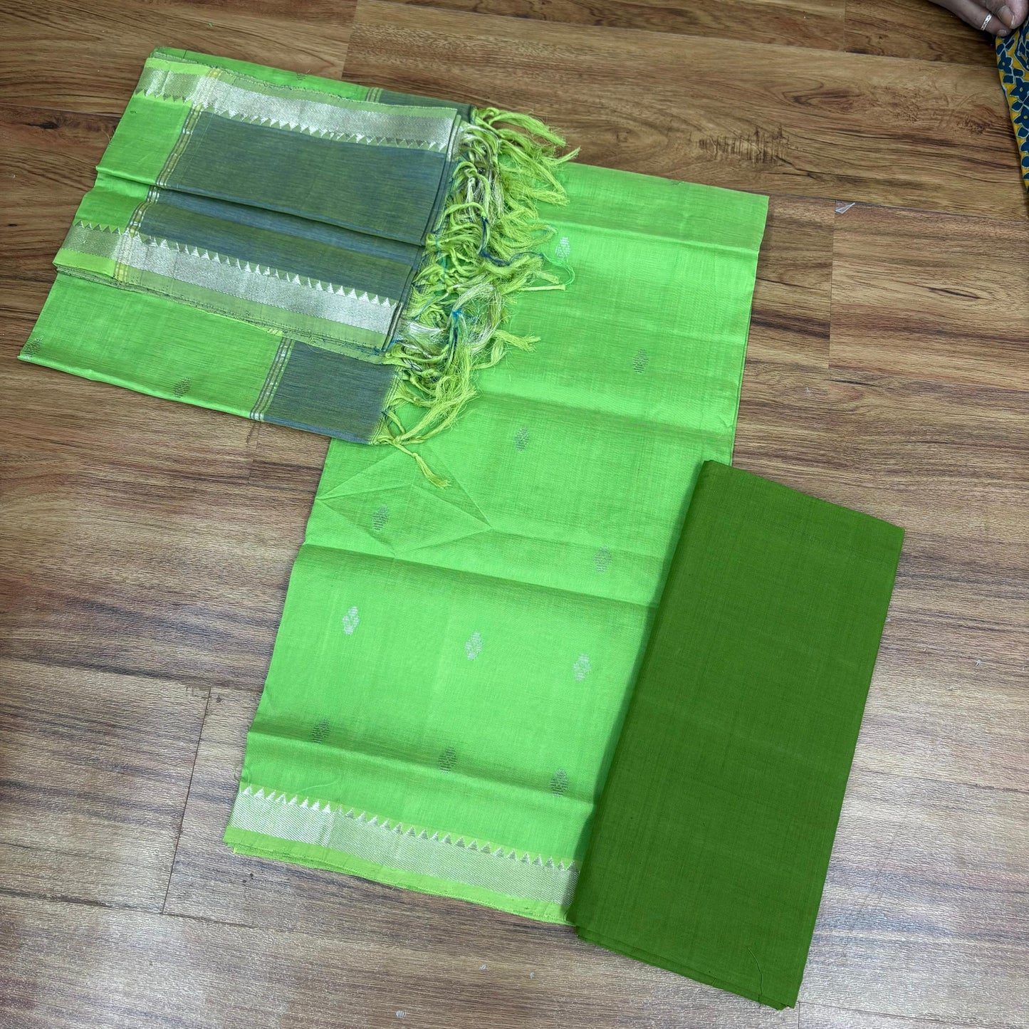 Mangalagiri pattu buta dress materials Rs0037-11