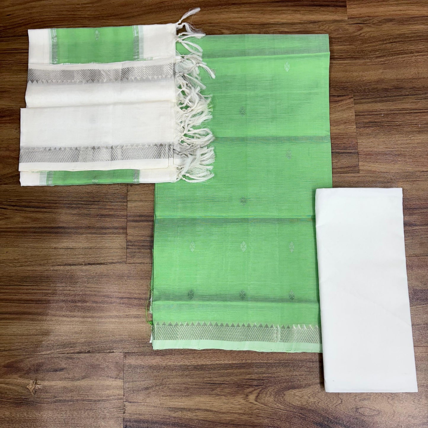 Rs0037- Mangalagiri pattu buta dress materials