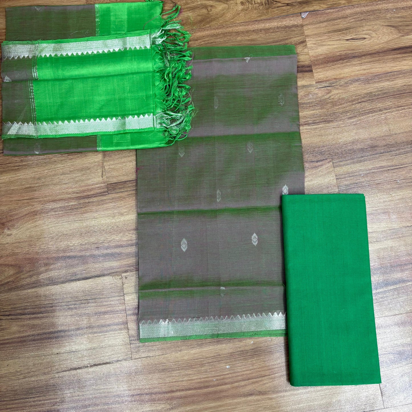 Mangalagiri pattu buta dress materials Rs0037-2