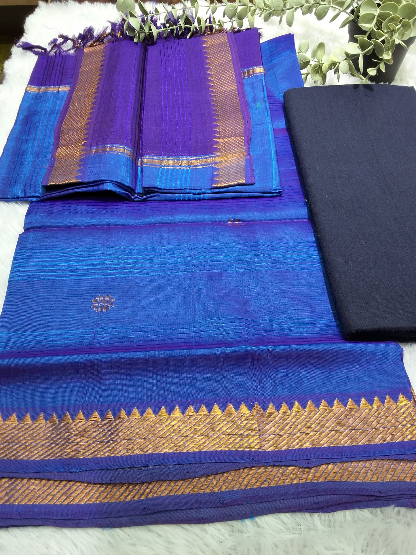 Rs0017- 5Mangalagiri 50-50 border pattu buta dressmaterials